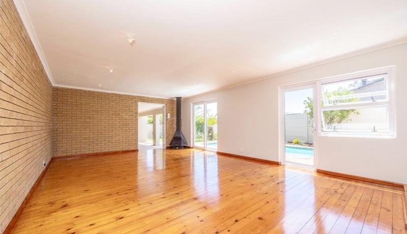 3 Bedroom Property for Sale in Wellway Park East Western Cape